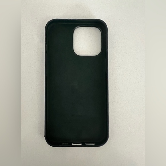 Apple iPhone 13 Pro Leather Case - Sequoia Green - Picture 2 of 3